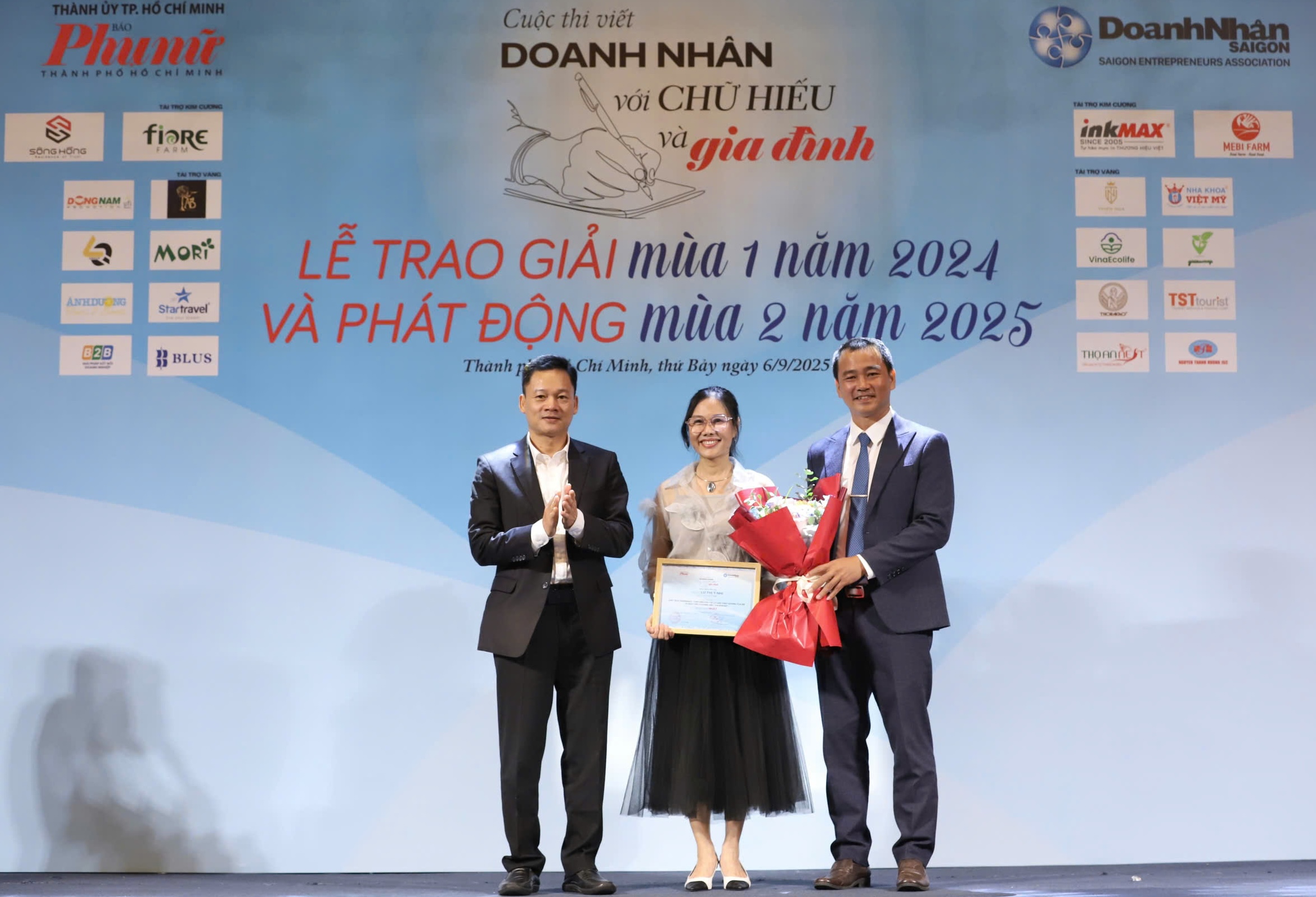 Báo Phụ nữ trao giải Cuộc thi viết "Doanh nhân với chữ hiếu và gia đình" - Ảnh 2.