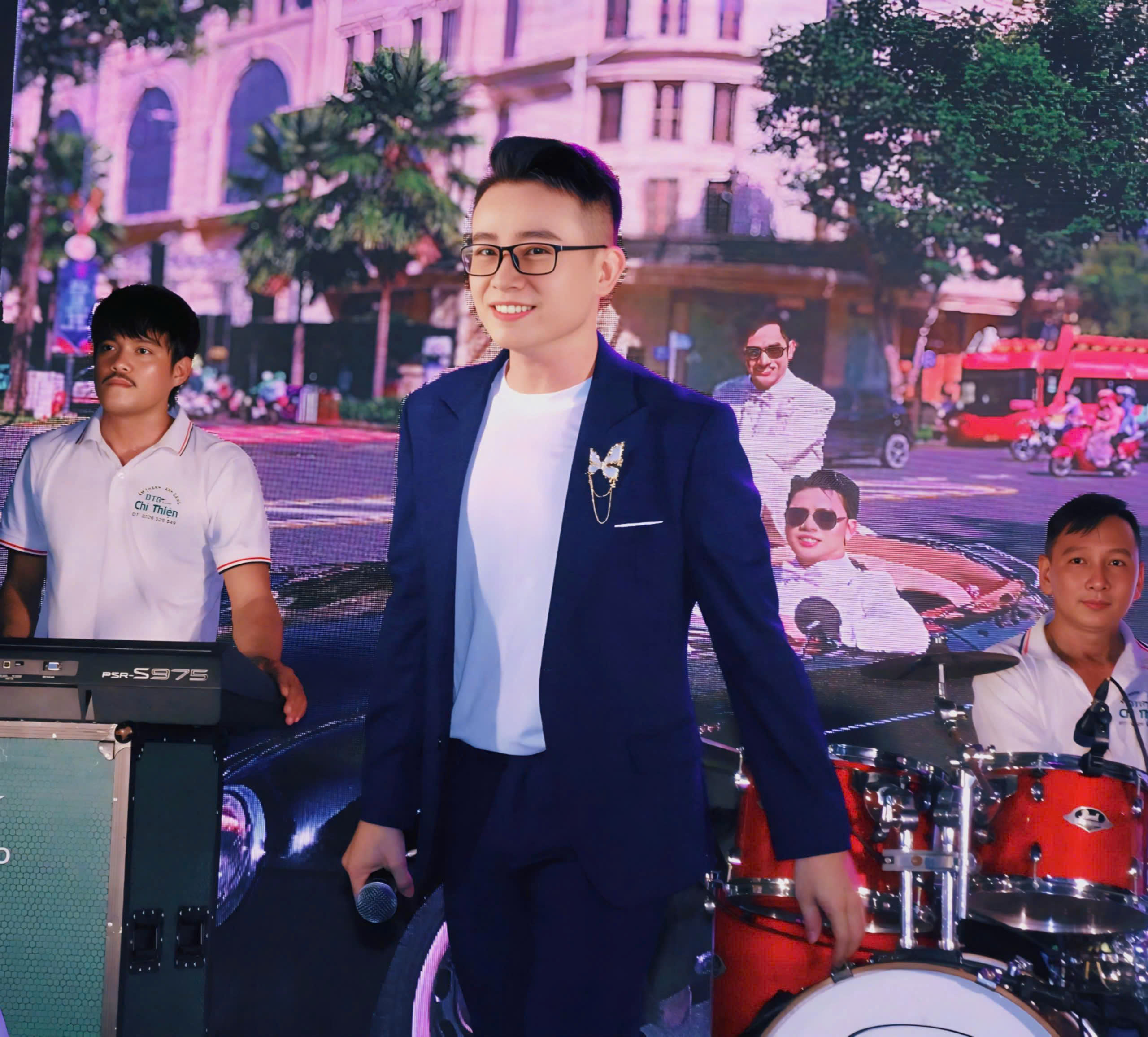 Nha sĩ, ca sĩ Phạm Kỳ Anh: Hát phục vụ cộng đồng- Ảnh 1.