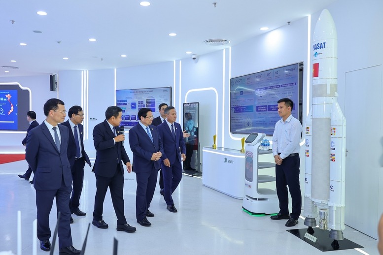 Thủ tướng Phạm Minh Chính: VNPT cần trở thành "bệ phóng" cho các ý tưởng sáng tạo- Ảnh 4.