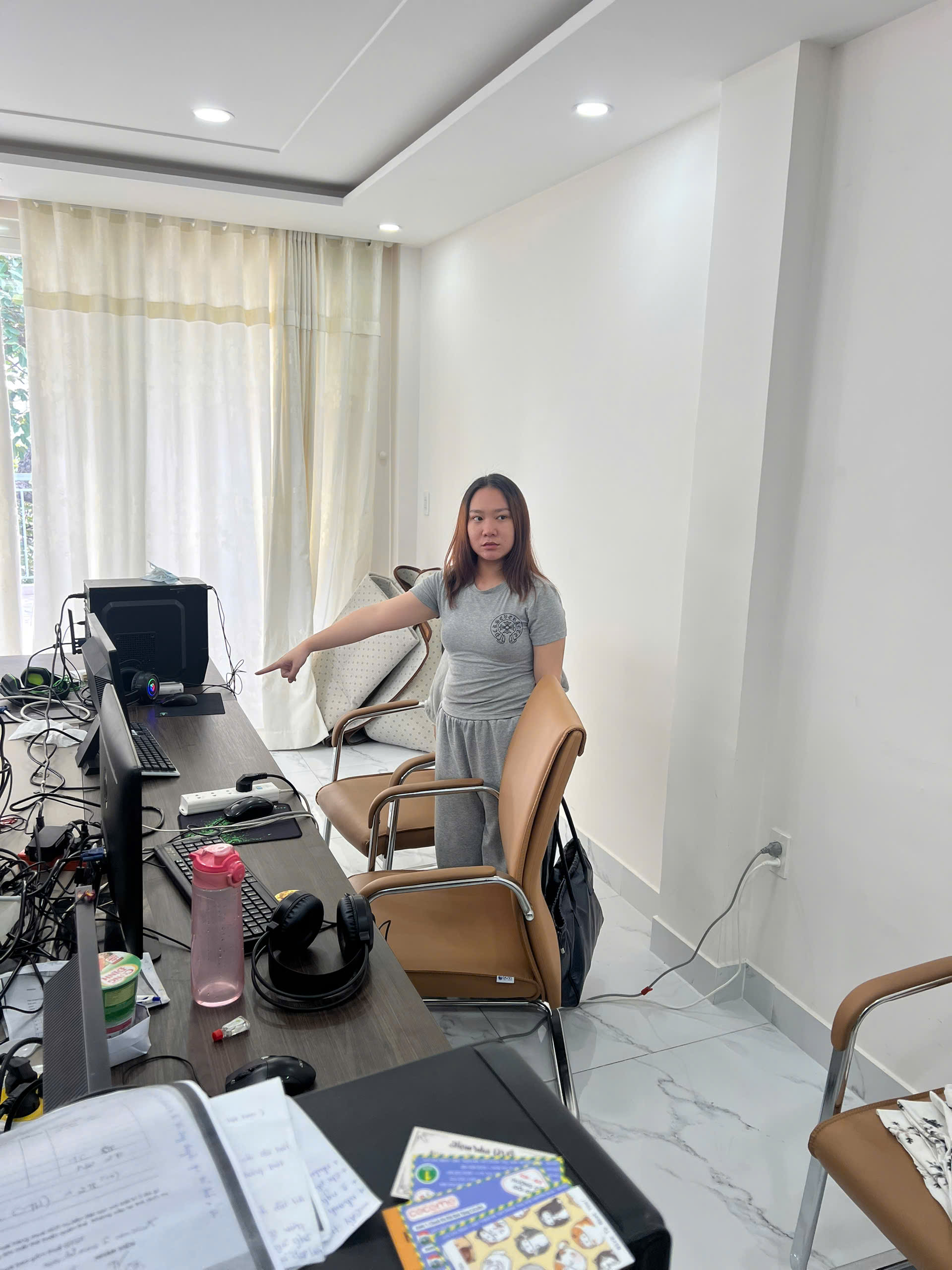 Công an TP HCM bắt bà chủ thẩm mỹ viện Ho.pital SW - Ảnh 3.