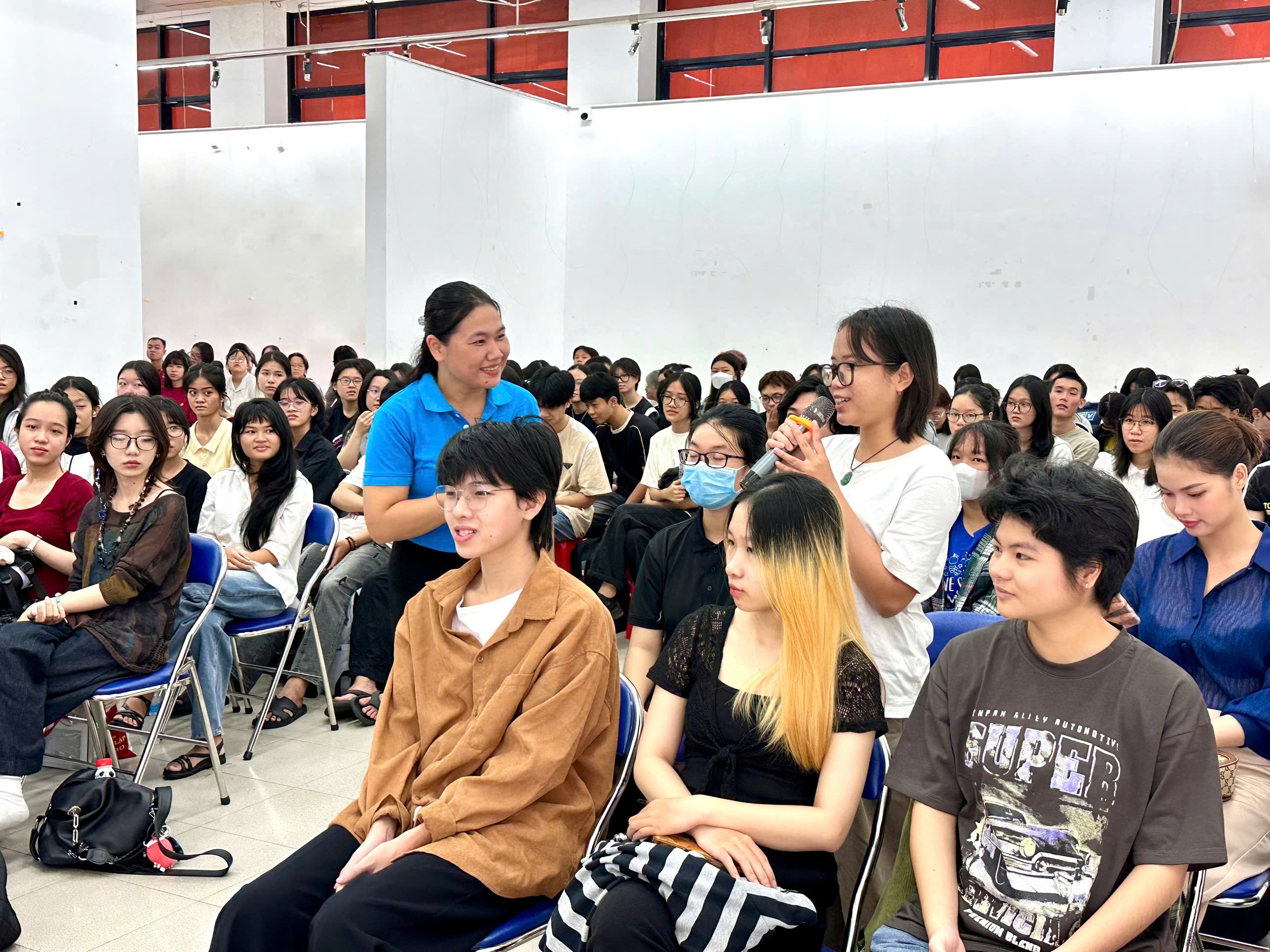 Bảo hiểm y tế học sinh, sinh vi&ecirc;n: Mức đ&oacute;ng thấp, quyền lợi vượt trội- Ảnh 2.