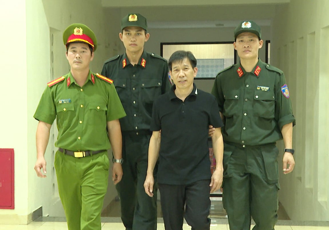 Bắt "tr&ugrave;m giang hồ" Mạnh "gỗ"- Ảnh 2.
