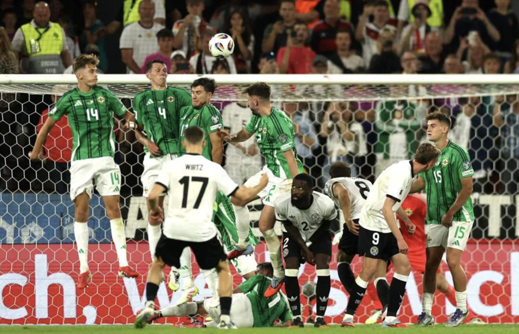 Tuyển Đức "vượt khó", sao Liverpool lập siêu phẩm thắng Bắc Ireland vòng loại World Cup- Ảnh 5.