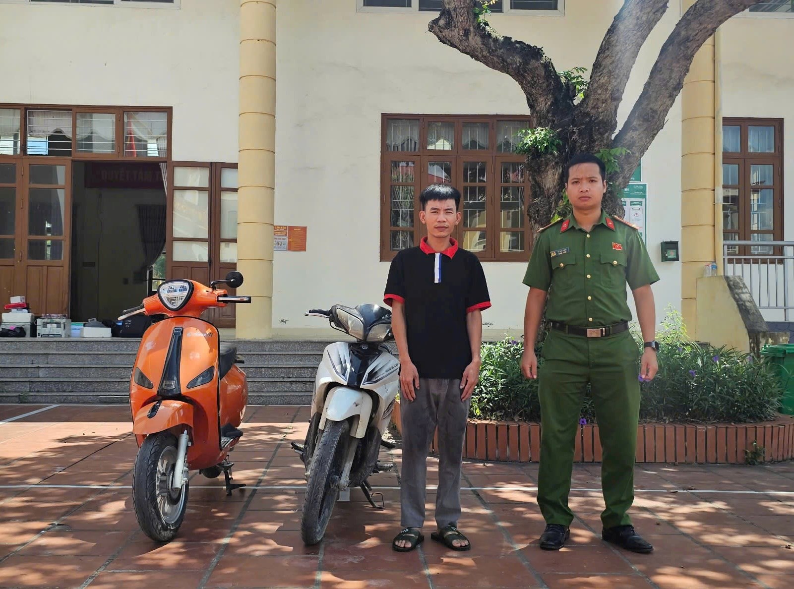 Trộm cắp xe máy điện đi chơi ngày nghỉ lễ, "đạo chích" bị chủ xe phát hiện- Ảnh 1.