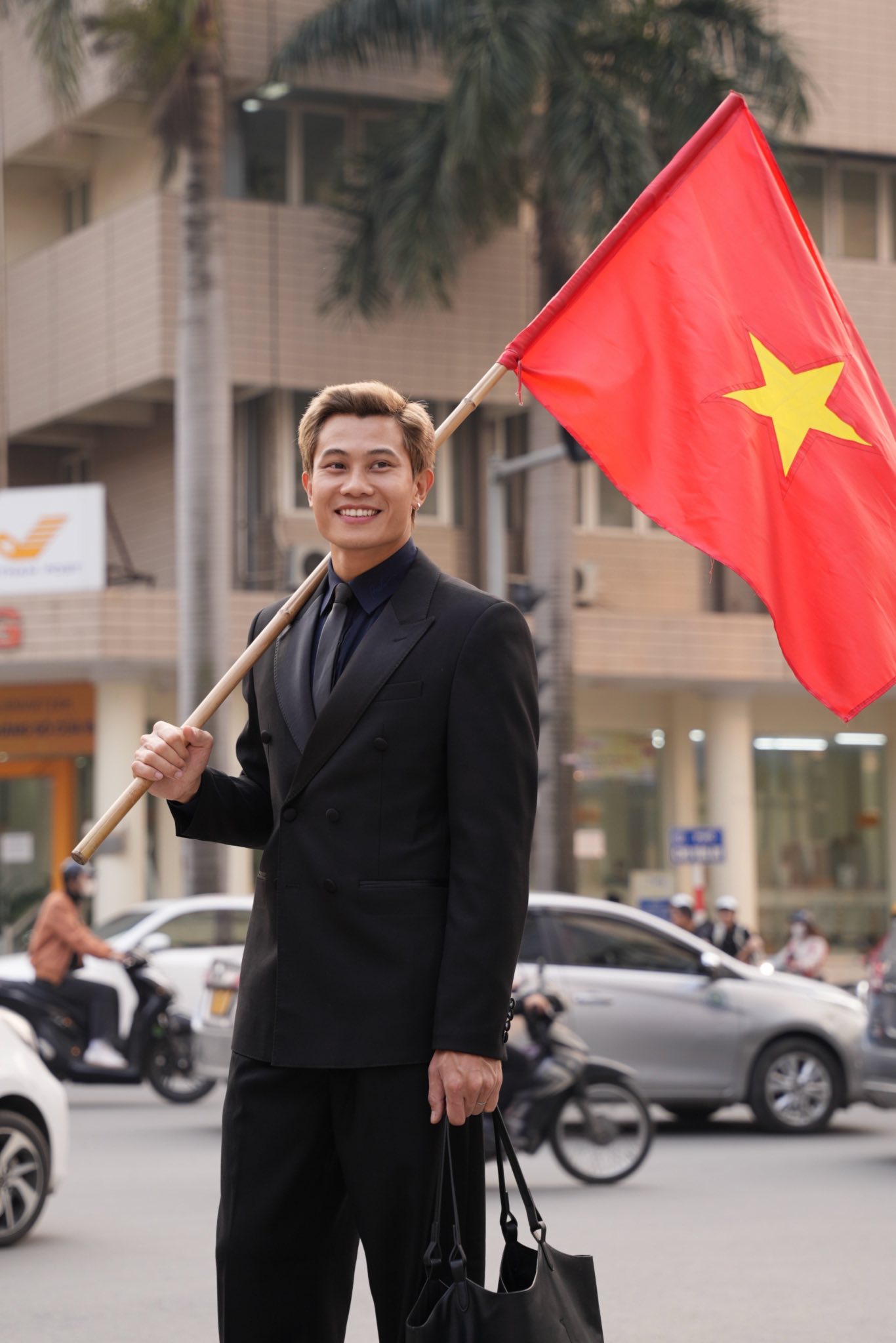 Anh Tạ "Mưa đỏ" có một sinh nhật đầy ắp tình yêu thương- Ảnh 12.
