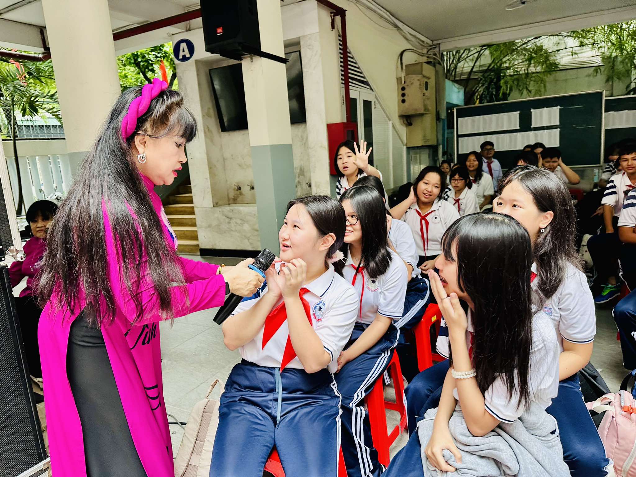 "S&acirc;n khấu học đường" khởi động tại TP HCM: Lan tỏa t&igrave;nh y&ecirc;u &acirc;m nhạc v&agrave; nghệ thuật d&acirc;n tộc- Ảnh 4.