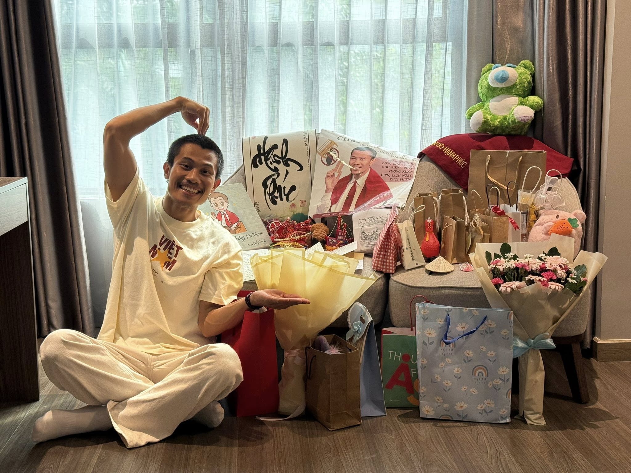 Anh Tạ "Mưa đỏ" có một sinh nhật đầy ắp tình yêu thương- Ảnh 1.