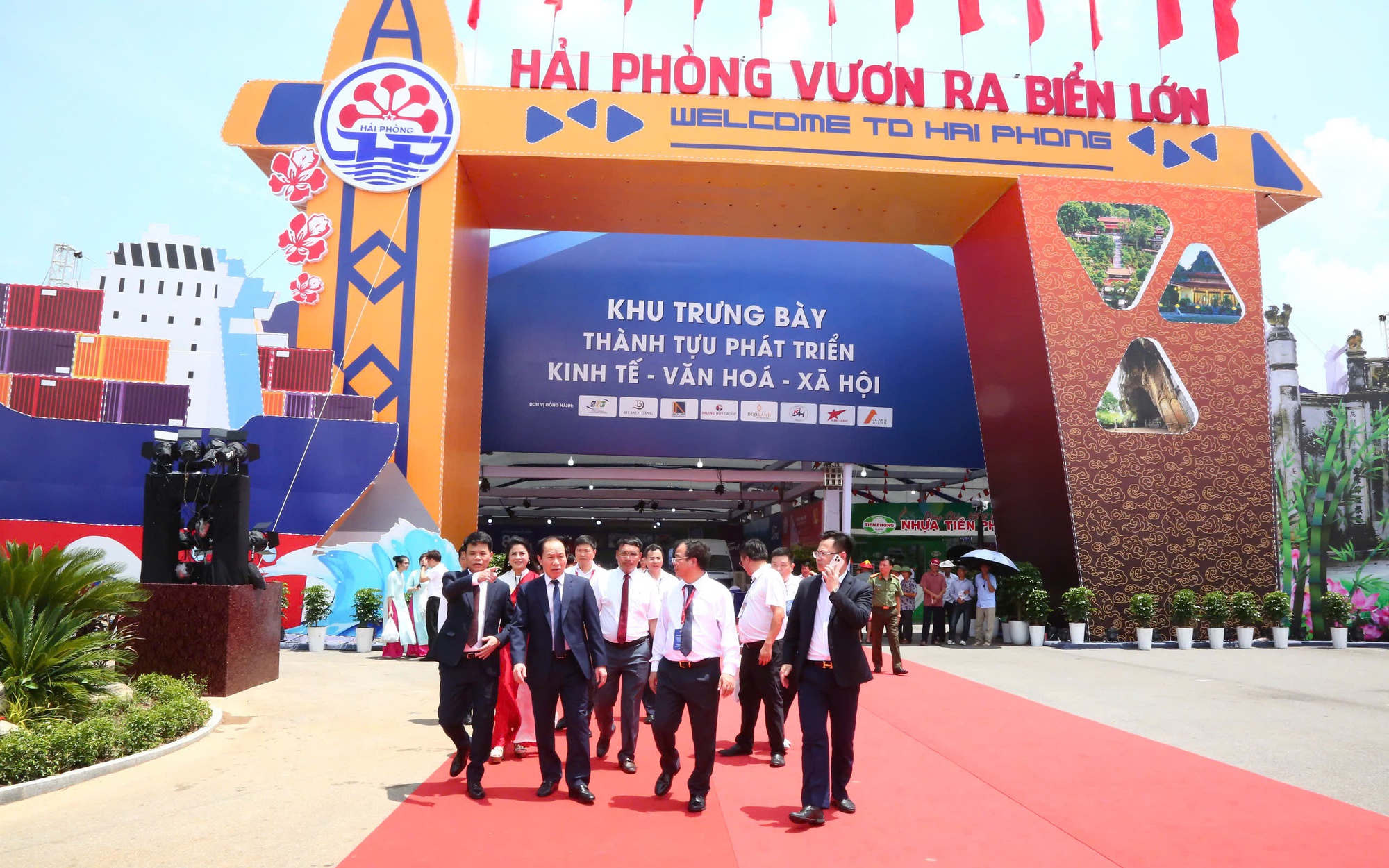Hải Phòng đưa đón miễn phí người dân tham quan Triển lãm thành tựu đất nước tại Hà Nội