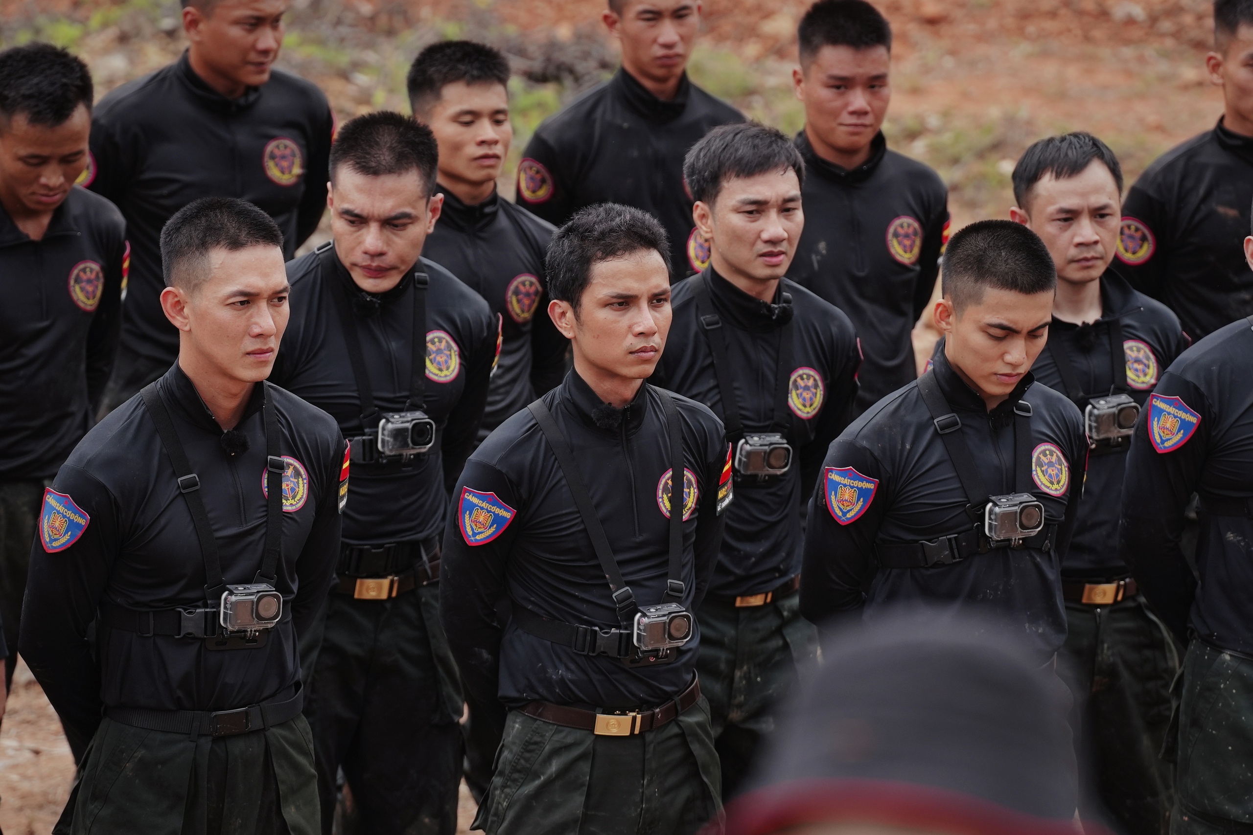 Li&ecirc;n Bỉnh Ph&aacute;t ngồi xe lăn, n&oacute;i lời chia tay "Chiến sĩ quả cảm"- Ảnh 4.