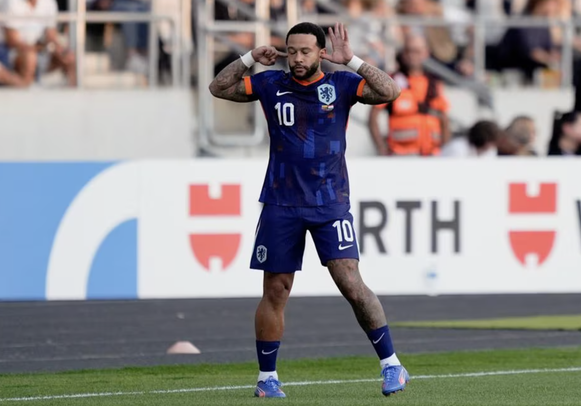 Memphis Depay lập kỷ lục ghi b&agrave;n, H&agrave; Lan su&yacute;t bị hạ knock-out ở Kaunas - Ảnh 1.