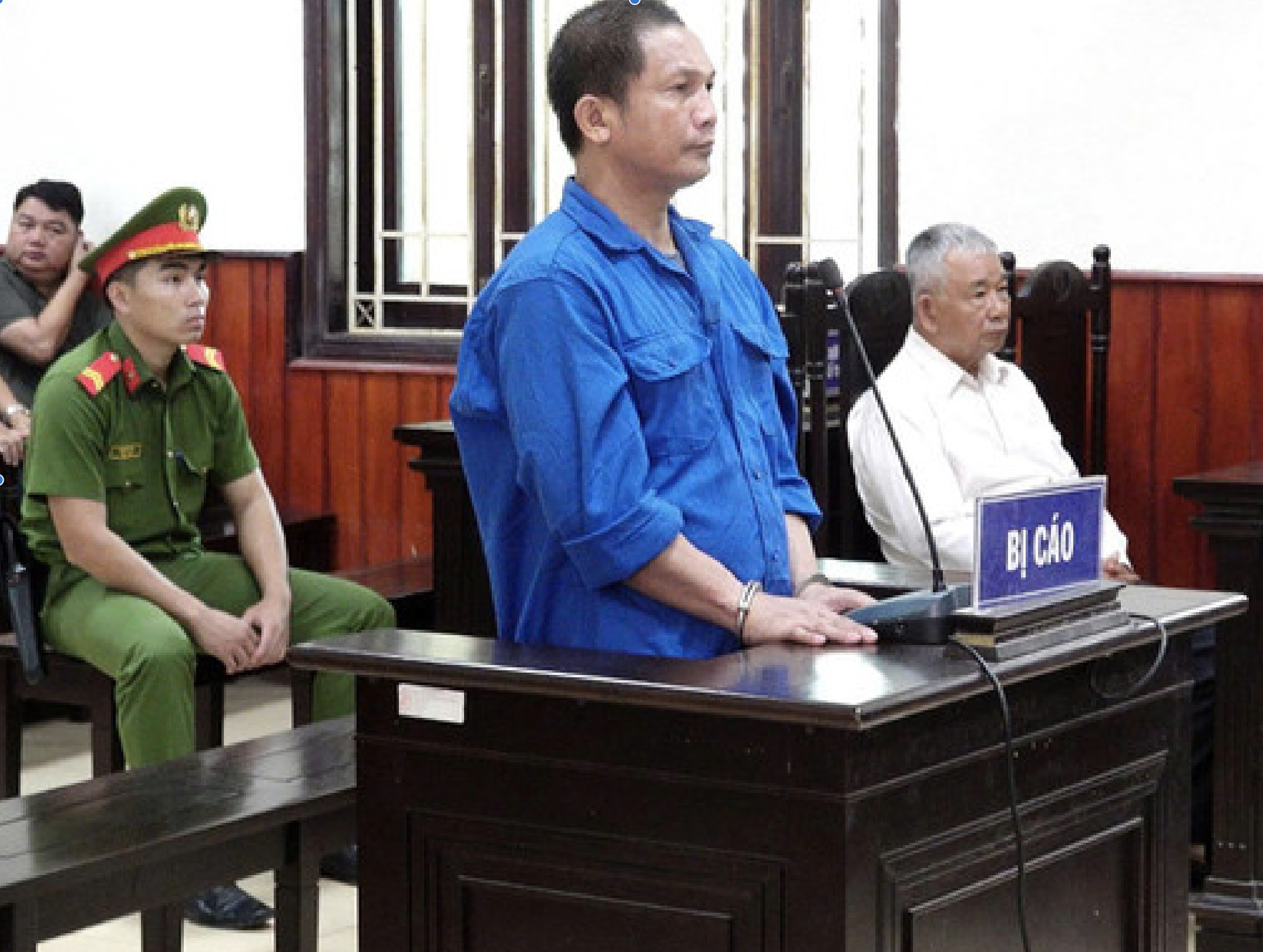 23 năm tù cho thanh niên dùng búa truy sát nữ trung tá công an để trả thù- Ảnh 1.