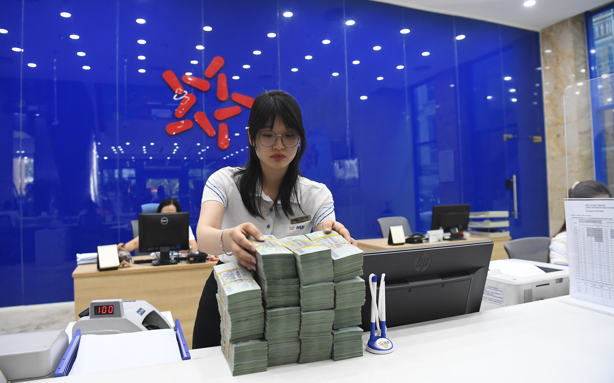 Thu nhập 20 triệu đồng/tháng và cách để người trẻ mua được nhà ở TP HCM?- Ảnh 1.