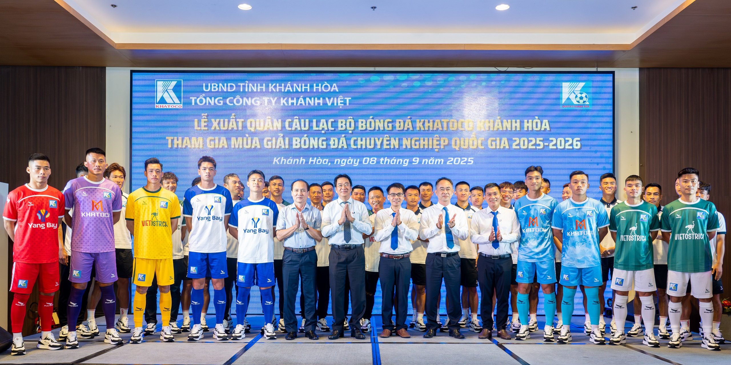 C&acirc;u lạc bộ b&oacute;ng đ&aacute; Khatoco kh&aacute;nh h&ograve;a xuất qu&acirc;n giải hạng nhất 2025 - 2026 - Ảnh 3.