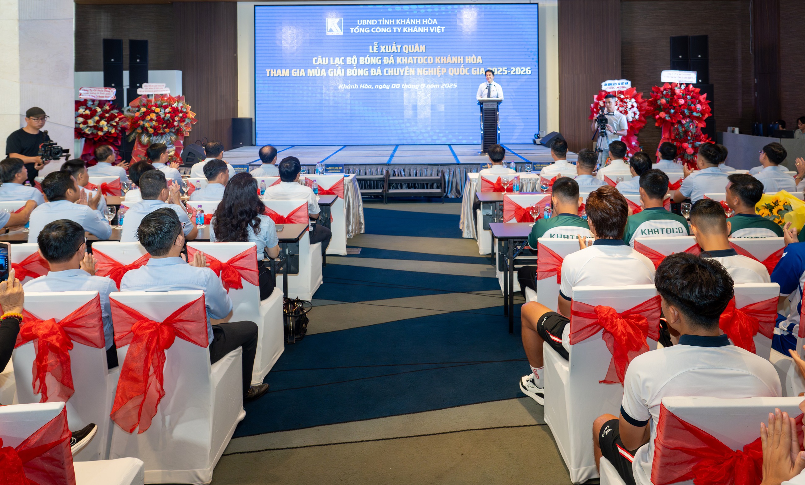 C&acirc;u lạc bộ b&oacute;ng đ&aacute; Khatoco kh&aacute;nh h&ograve;a xuất qu&acirc;n giải hạng nhất 2025 - 2026 - Ảnh 1.