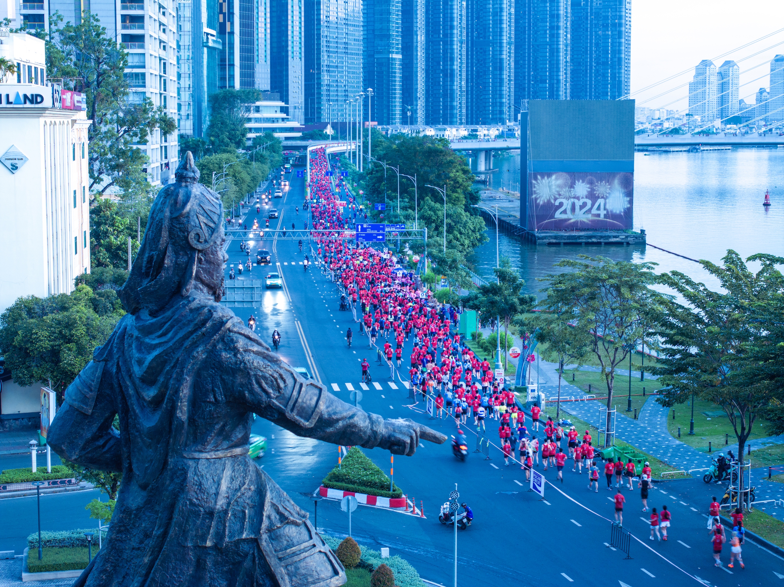 Giải Marathon quốc tế TP HCM Techcombank 2025: Bước chạy v&igrave; một Việt Nam vượt trội - Ảnh 1.