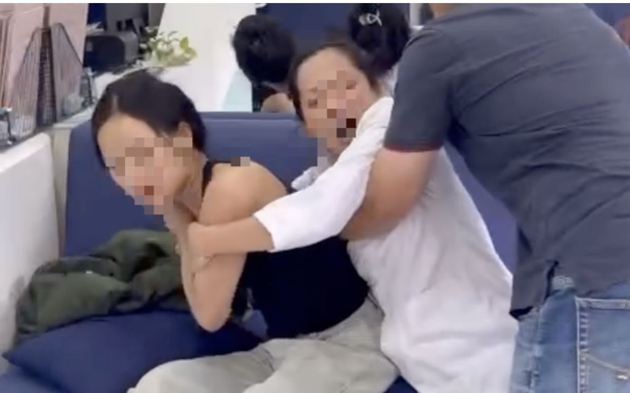 Vụ bác sĩ hành hung bệnh nhân: Đình chỉ hoạt động Phòng khám Tuyết Chinh, xử lý chủ cơ sở