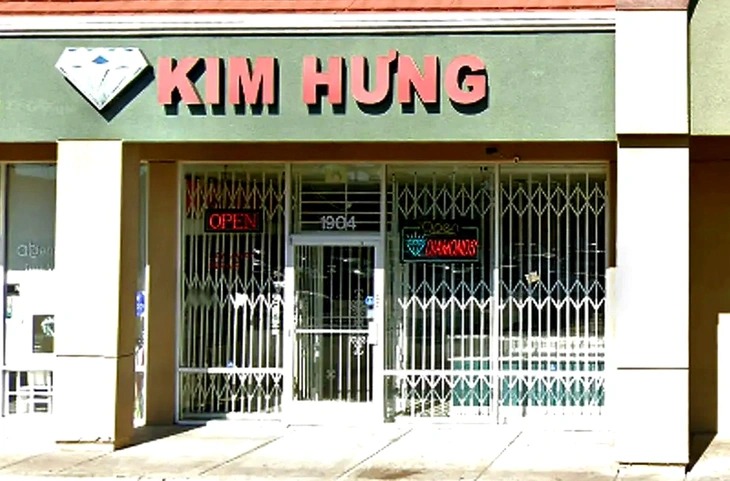 Tiệm v&agrave;ng Kim Hưng ở California - Mỹ bị cướp t&aacute;o tợn- Ảnh 1.