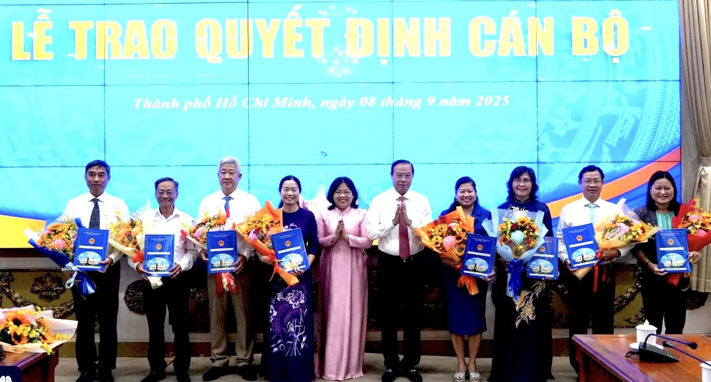 UBND TP HCM bổ nhiệm nh&acirc;n sự l&atilde;nh đạo Ban Quản l&yacute; Khu N&ocirc;ng nghiệp C&ocirc;ng nghệ cao - Ảnh 2.