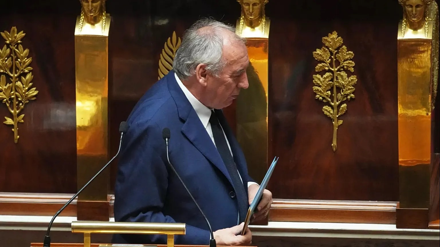 Thủ tướng Ph&aacute;p Fran&ccedil;ois Bayrou bị phế truất- Ảnh 1.