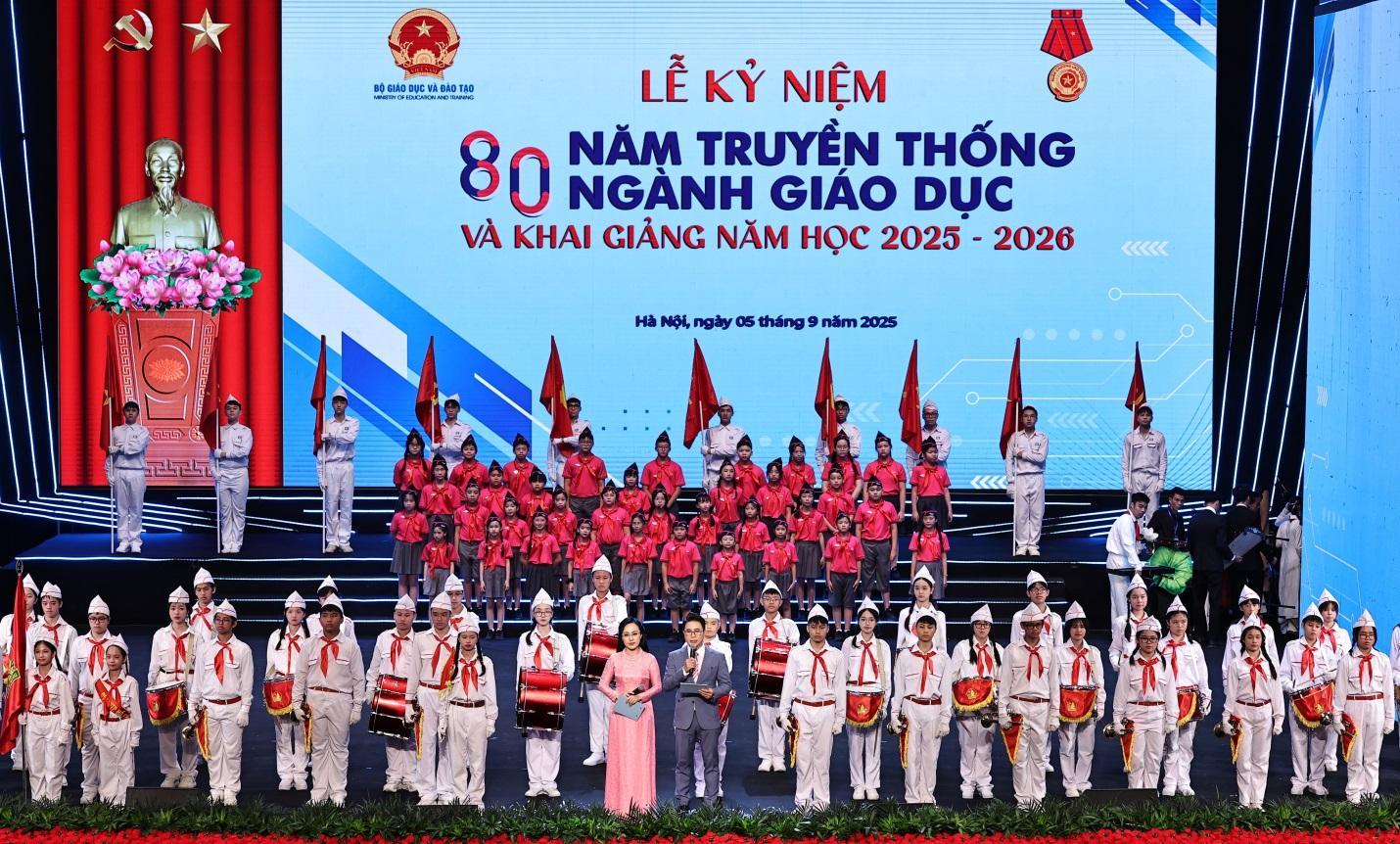 Lễ kỷ niệm 80 năm truyền thống ng&agrave;nh Gi&aacute;o dục v&agrave; khai giảng năm học 2025 - 2026- Ảnh 1.