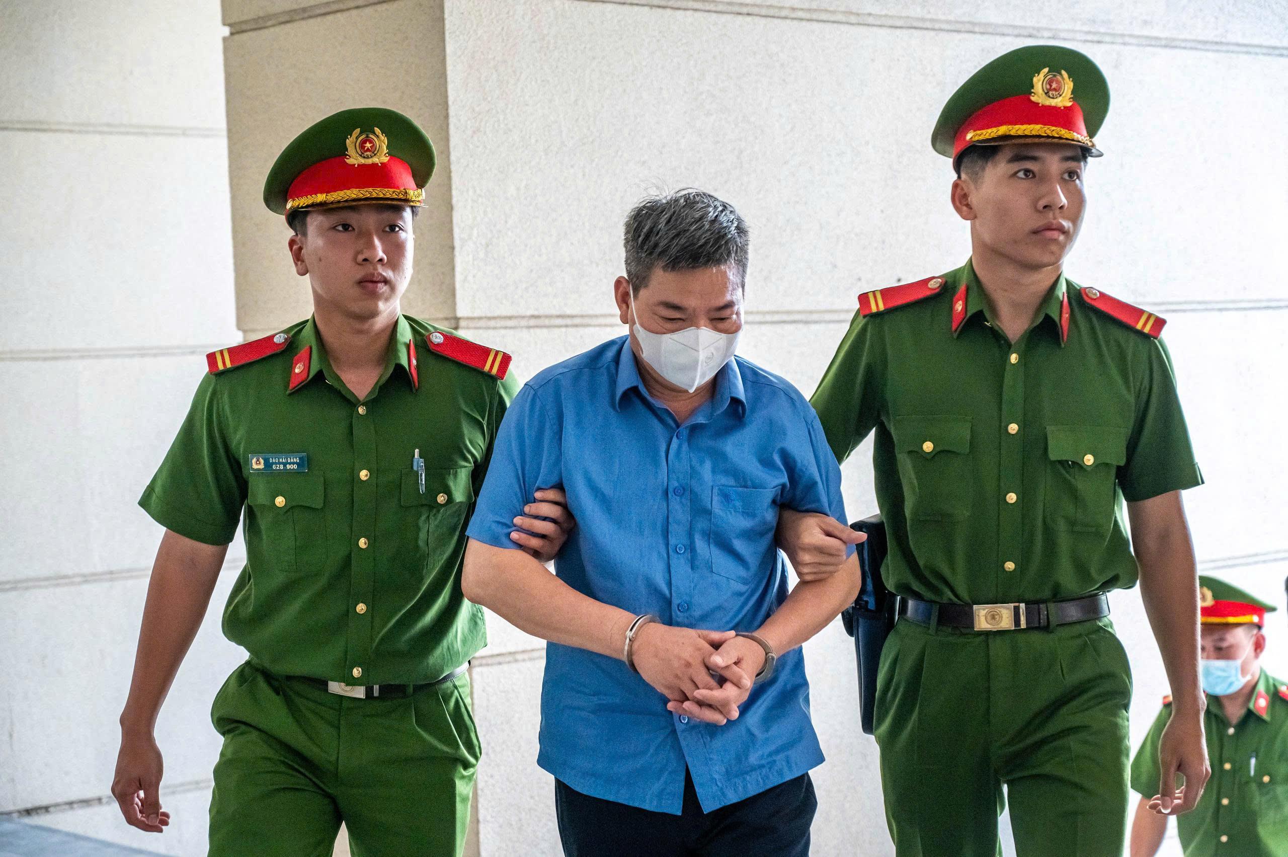 Cựu phó Chủ nhiệm Văn phòng Quốc hội, cựu Trợ lý Chủ tịch Quốc hội hầu toà - Ảnh 8.