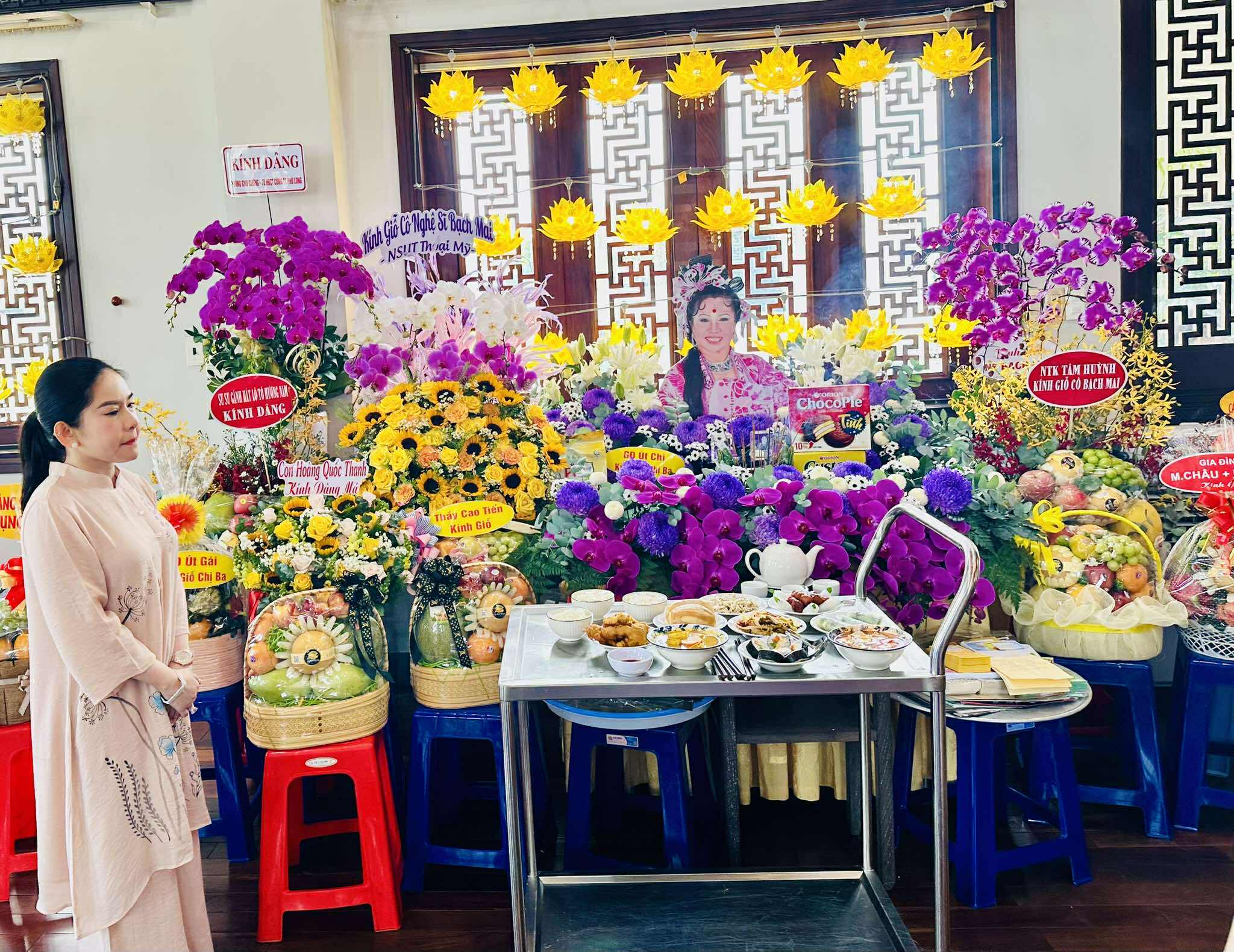 Nghệ sĩ đo&agrave;n Huỳnh Long tưởng nhớ cố nghệ sĩ, soạn giả Bạch Mai- Ảnh 5.
