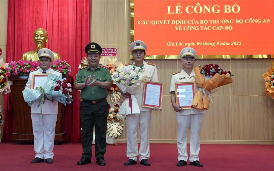 Công an tỉnh Gia Lai công bố các quyết định của Bộ trưởng Bộ Công an về công tác cán bộ