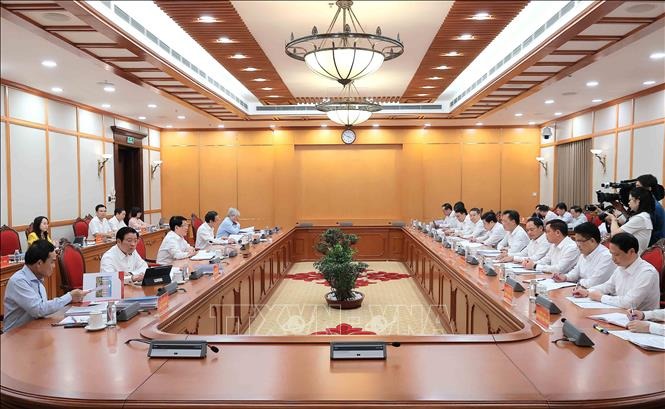 Bộ Chính trị cho ý kiến về chuẩn bị Đại hội Đảng bộ tỉnh Cà Mau và Hưng Yên- Ảnh 2.