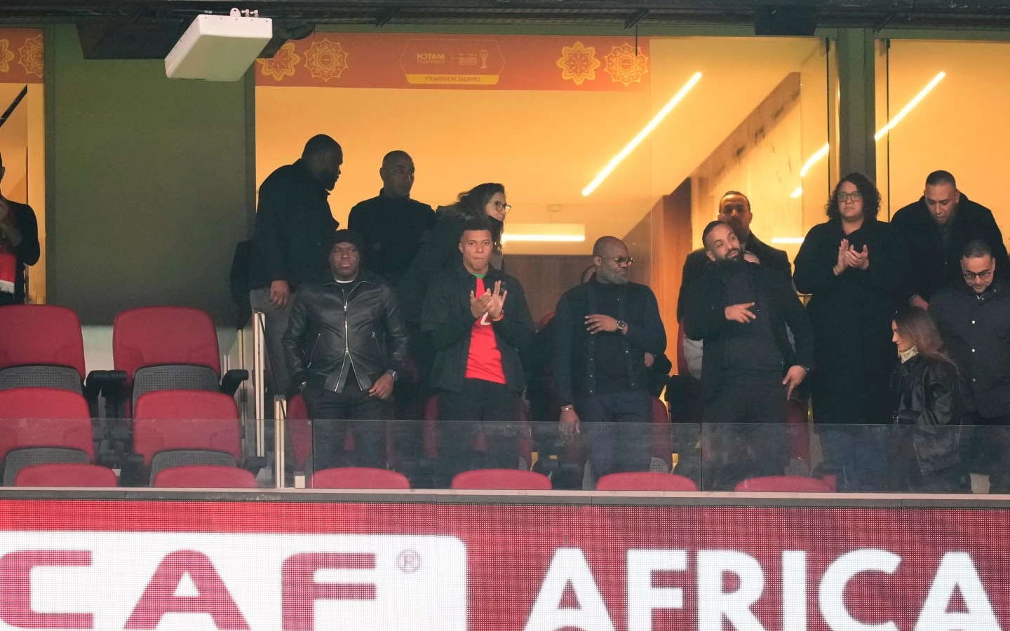 Tiết lộ sốc về tiền đạo Kylian Mbappe - Ảnh 2.