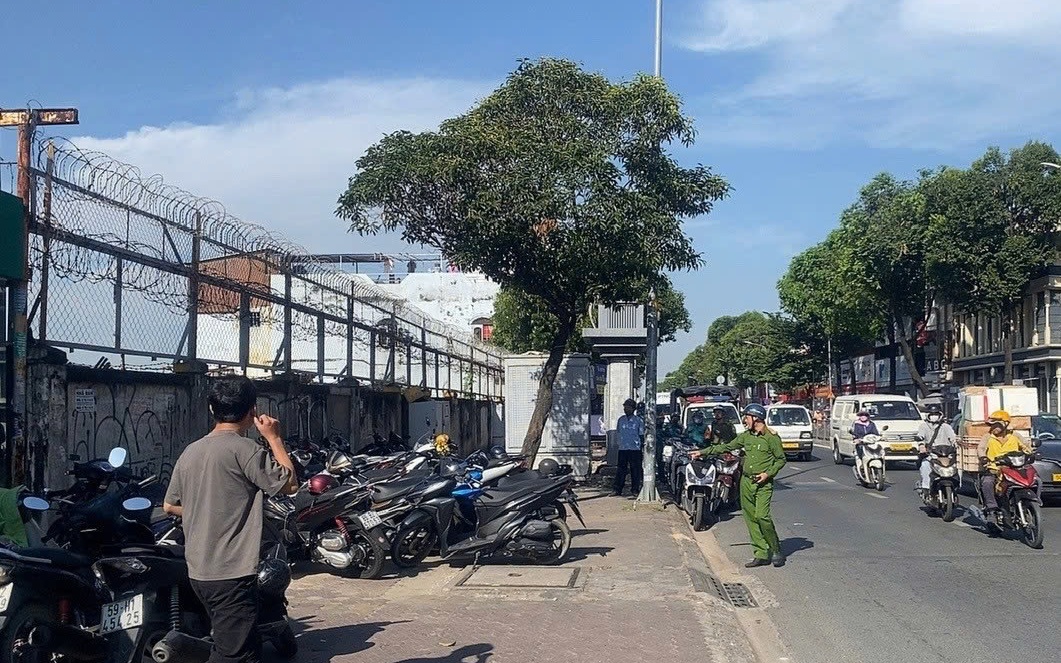 TPHCM: Tra cứu 135 phương tiện bị phạt nguội do dừng, đỗ sai quy định