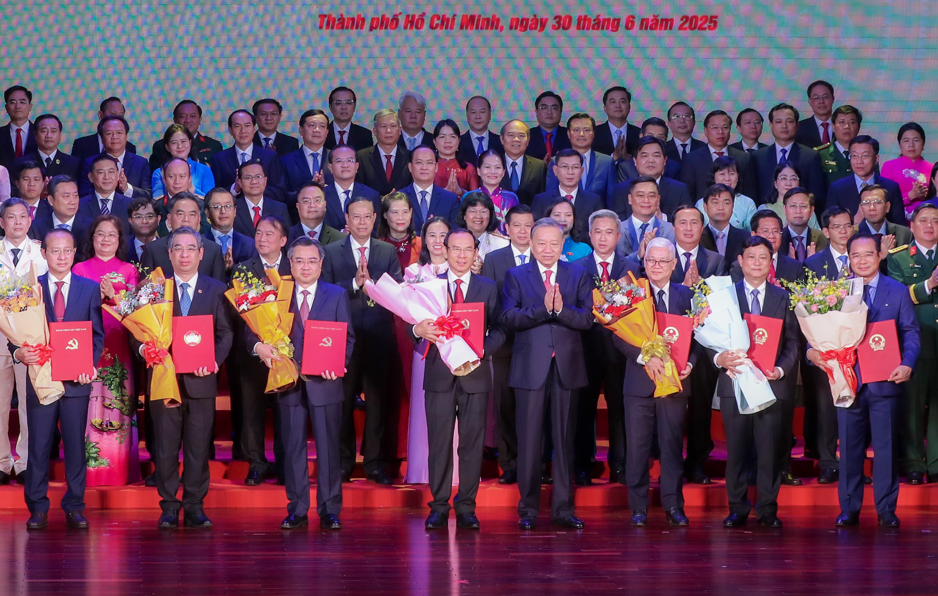12 dấu ấn nổi bật của TP HCM năm 2025 - Ảnh 1.