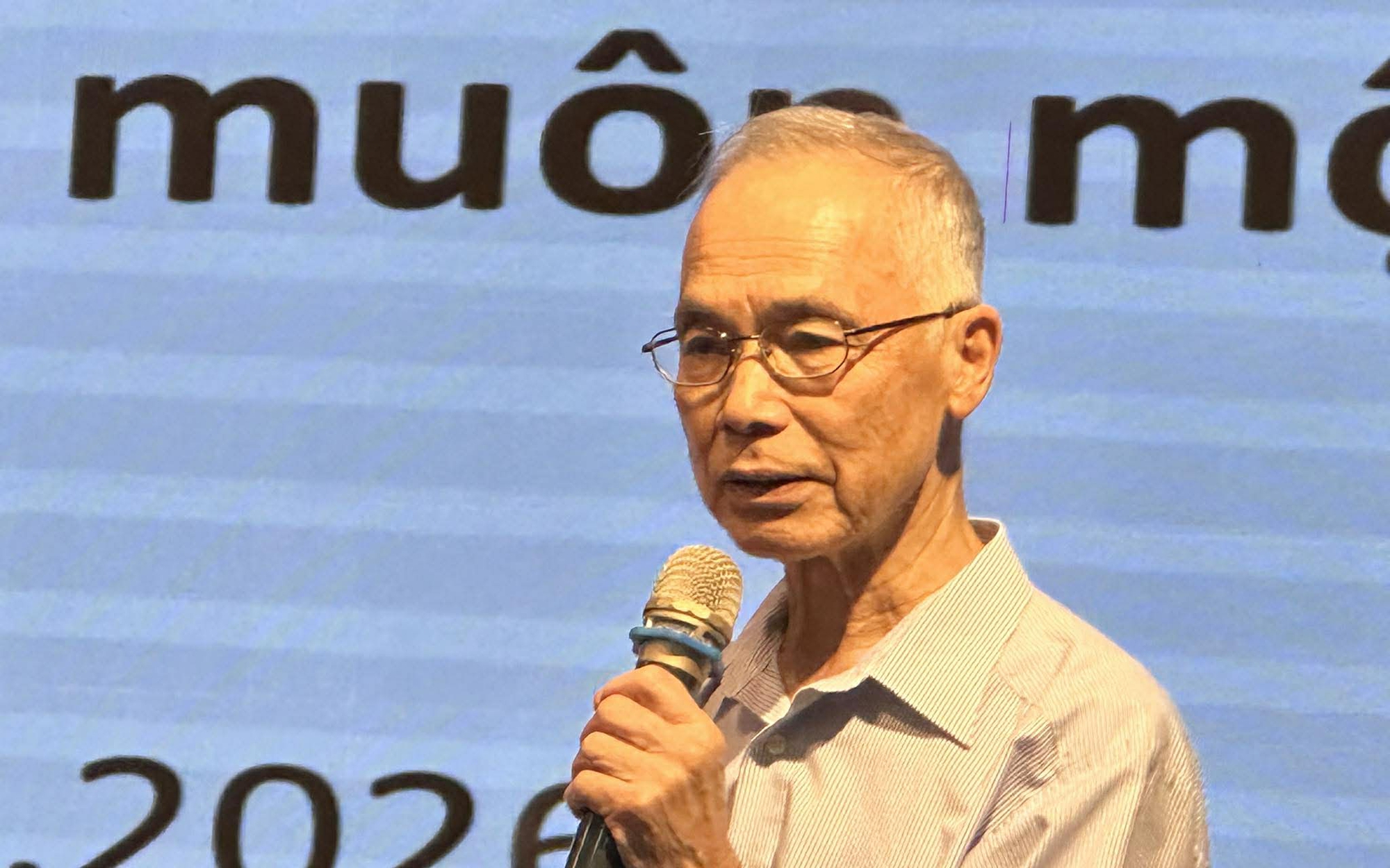 Nhà văn – tiến sĩ Nguyễn Tường Bách giao lưu, giới thiệu "Thiền ở ngay tại đây"