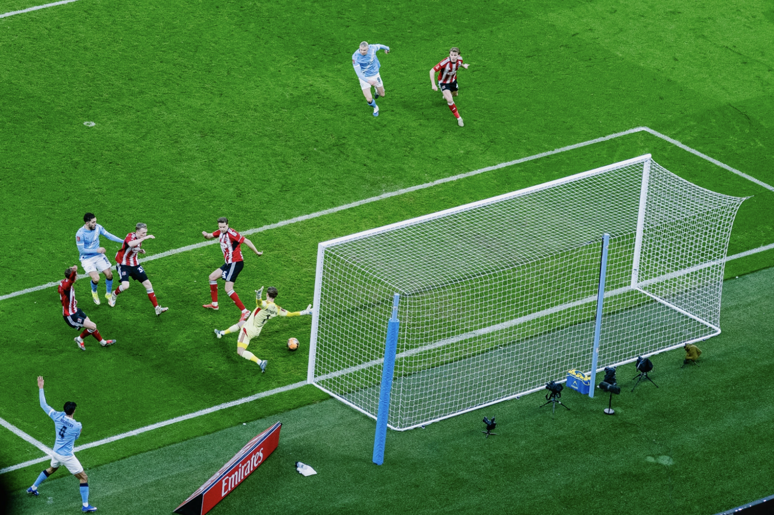 Man City thắng vùi dập Exeter City 10-1, mưa bàn thắng tràn ngập FA Cup - Ảnh 3.