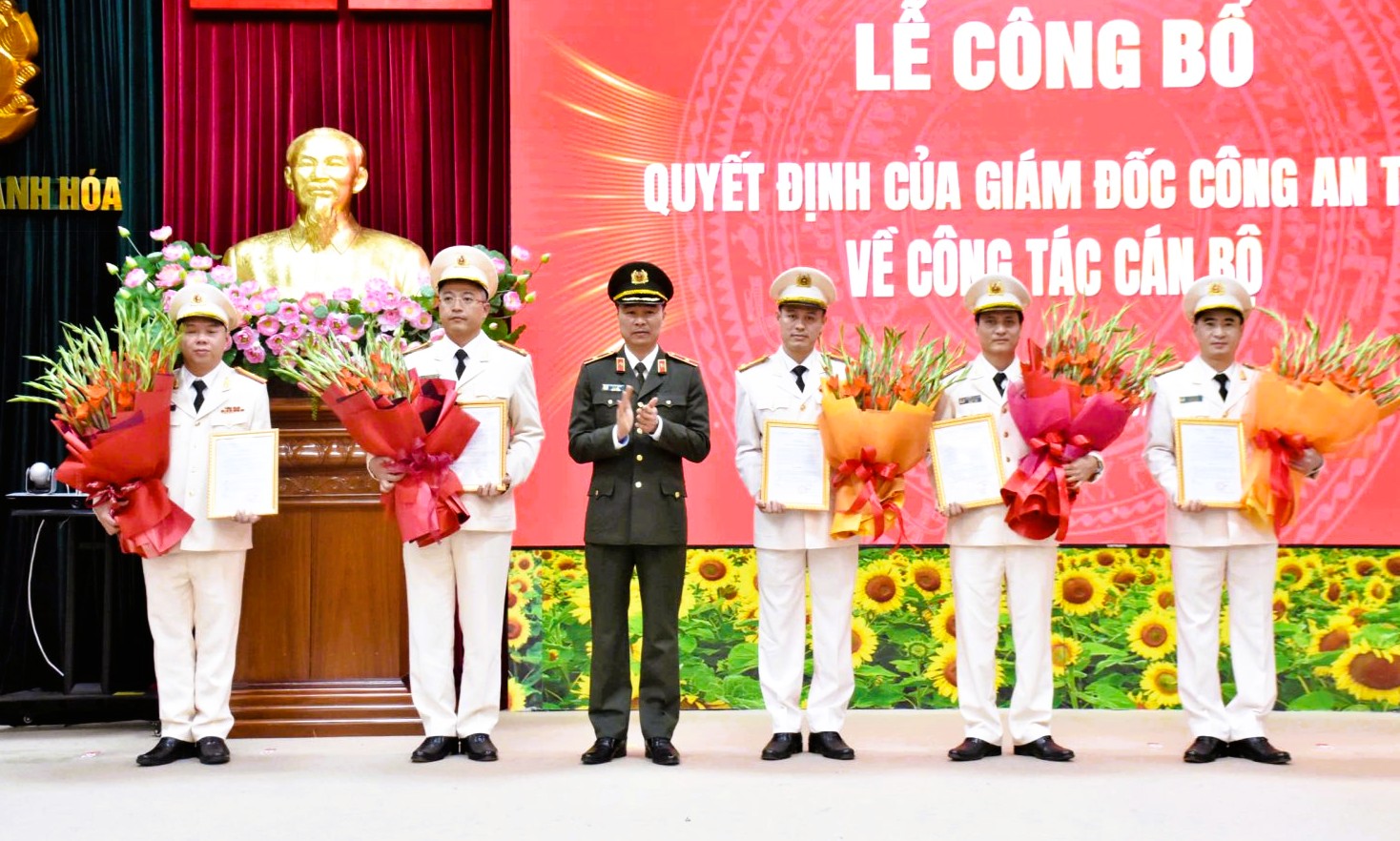 C&ocirc;ng an tỉnh Thanh H&oacute;a điều động, bổ nhiệm 5 trưởng ph&ograve;ng - Ảnh 1.