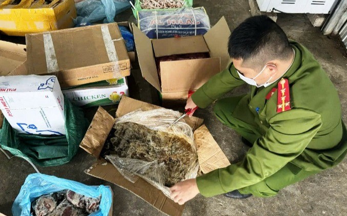 Thực phẩm bẩn liên tiếp bị phanh phui