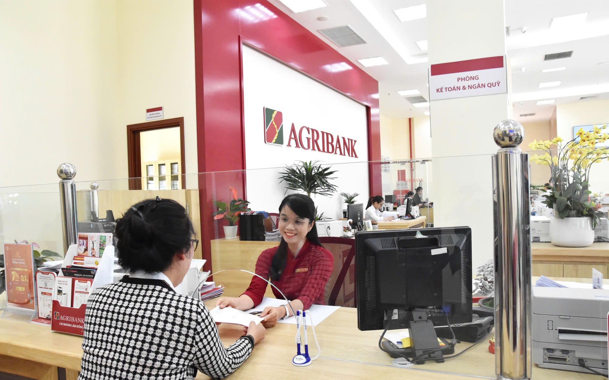 Lãi suất gửi tiết kiệm vẫn tiếp tục tăng 
