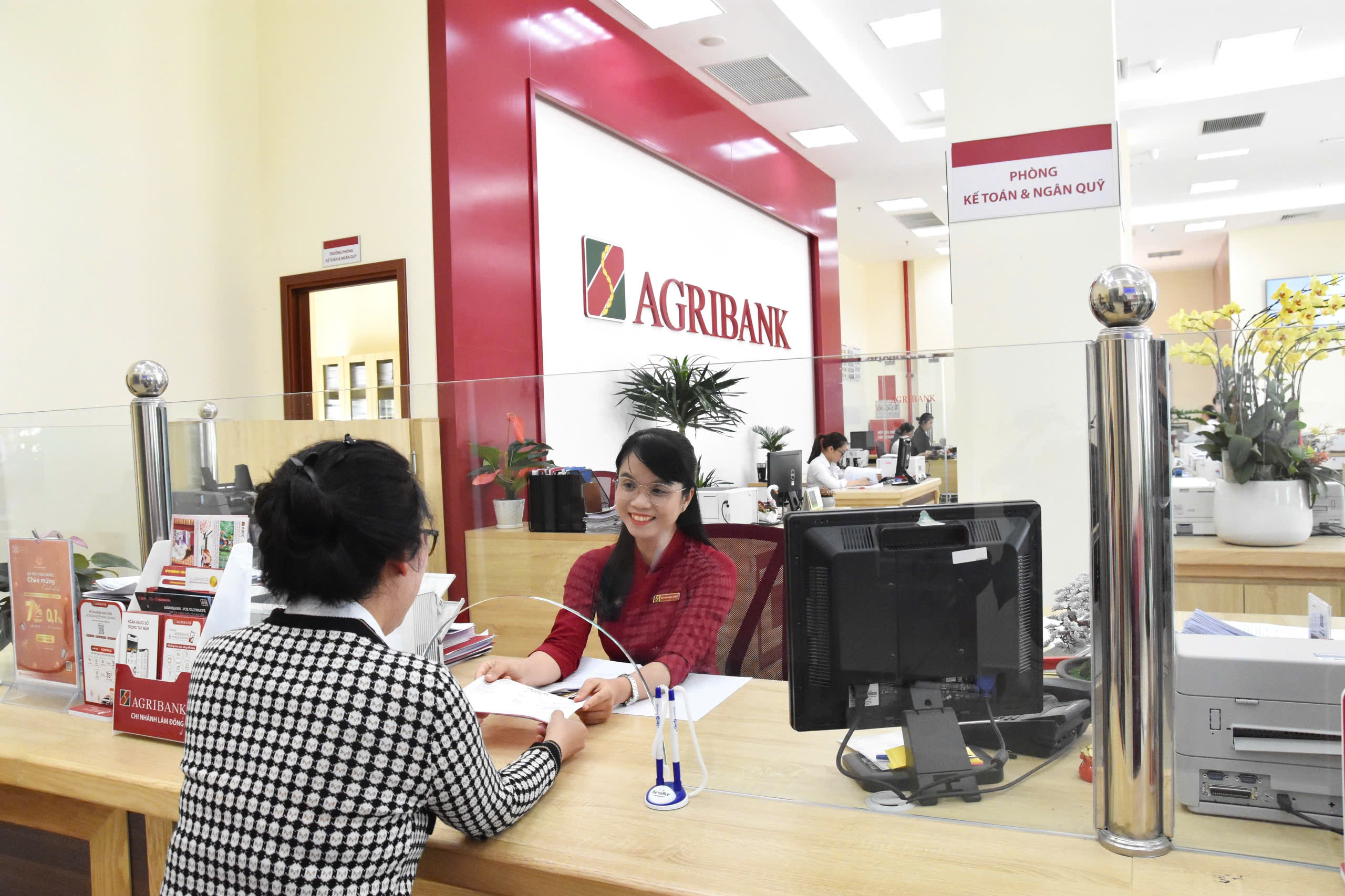 Lãi suất gửi tiết kiệm tăng , lãi vay ngân hàng năm 2026 sẽ ra sao? - Ảnh 2.