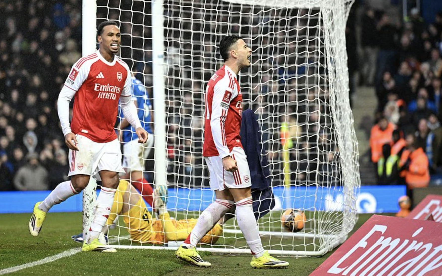 Martinelli lập hat-trick, Arsenal ngược dòng hạ Portsmouth vào vòng 4 FA Cup