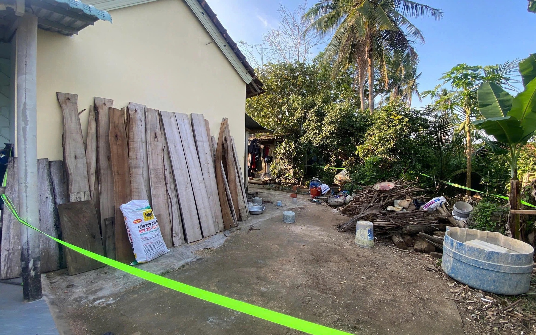 Sau tiếng nổ lớn, 2 người tử vong thương tâm