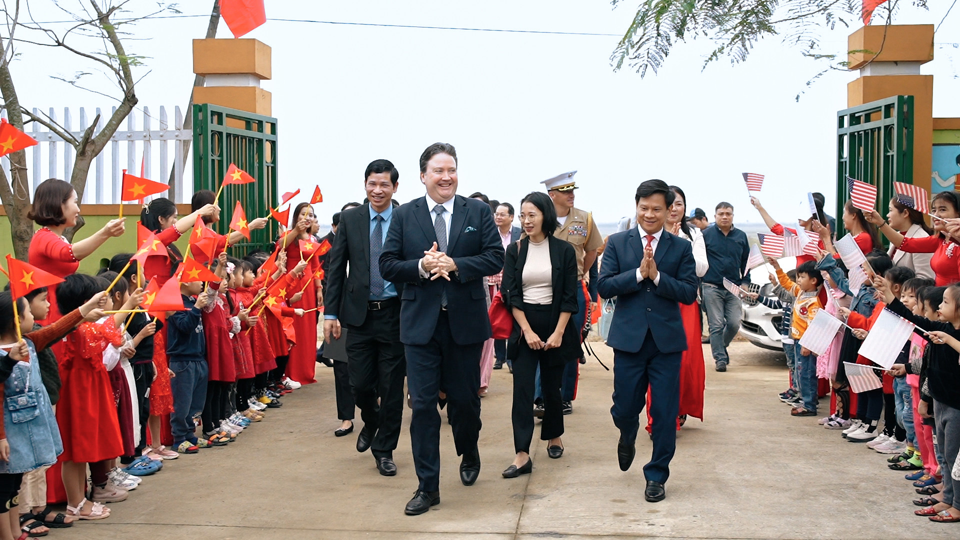 Đại sứ Mỹ Marc Knapper và những dấu ấn đặc biệt tại Việt Nam - Ảnh 19.