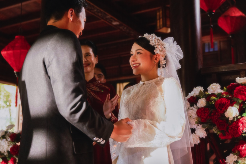 Cặp đôi Lâm Thanh Nhã - Vũ Thùy Linh giới thiệu phong tục cưới hỏi ba miền - Ảnh 4.