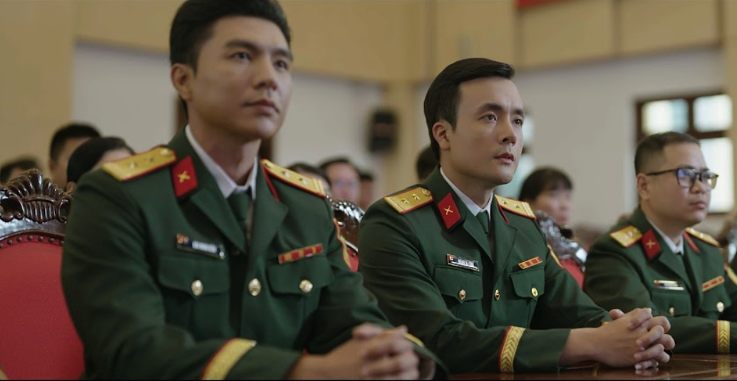 Steven Nguyễn nhận nhiều lời khen khi v&agrave;o vai trung t&aacute; qu&acirc;n đội   - Ảnh 6.