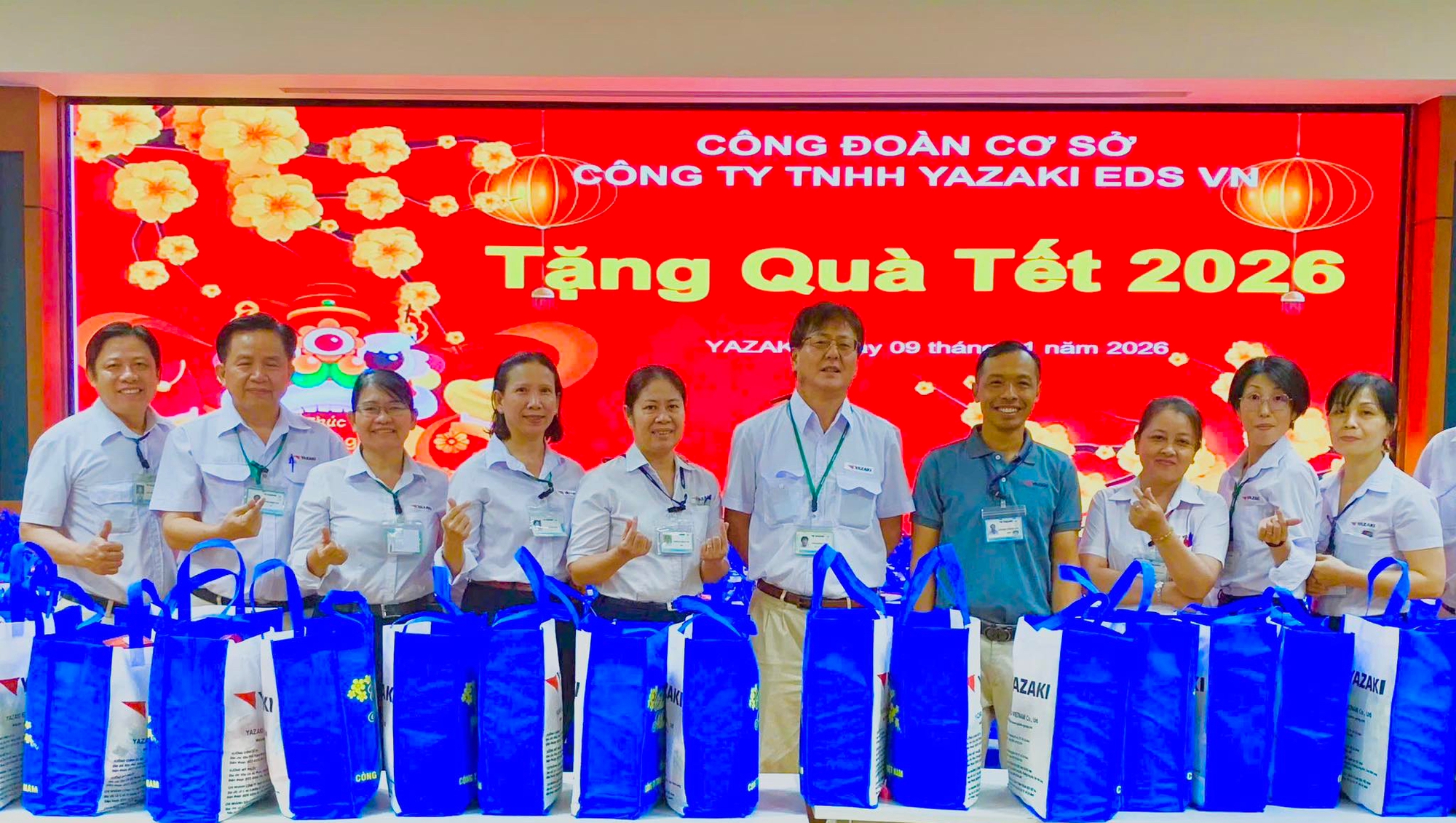 Một doanh nghiệp ở TPHCM công bố nhiều chính sách thưởng Tết hấp dẫn - Ảnh 1.