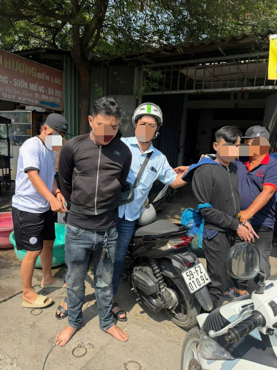 Bắt giữ 2 đối tượng hỗn chiến tại TPHCM , lẩn trốn ở Tây Ninh - Ảnh 1.