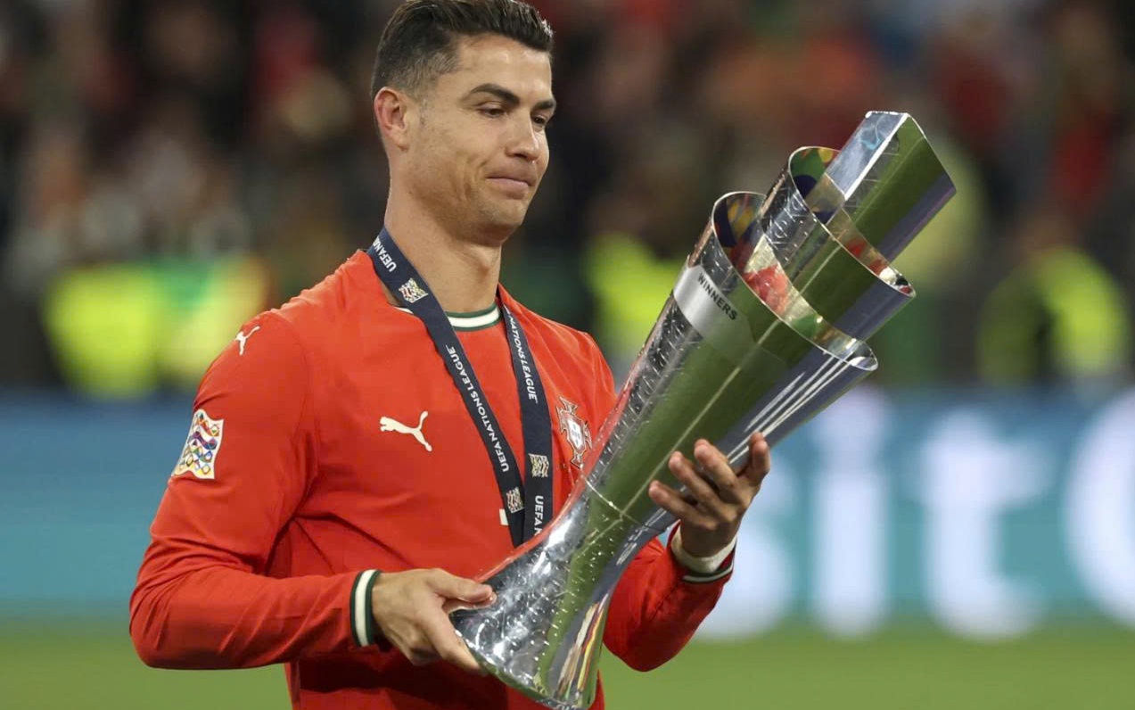 Ronaldo không còn “bất khả xâm phạm” ở tuyển Bồ Đào Nha