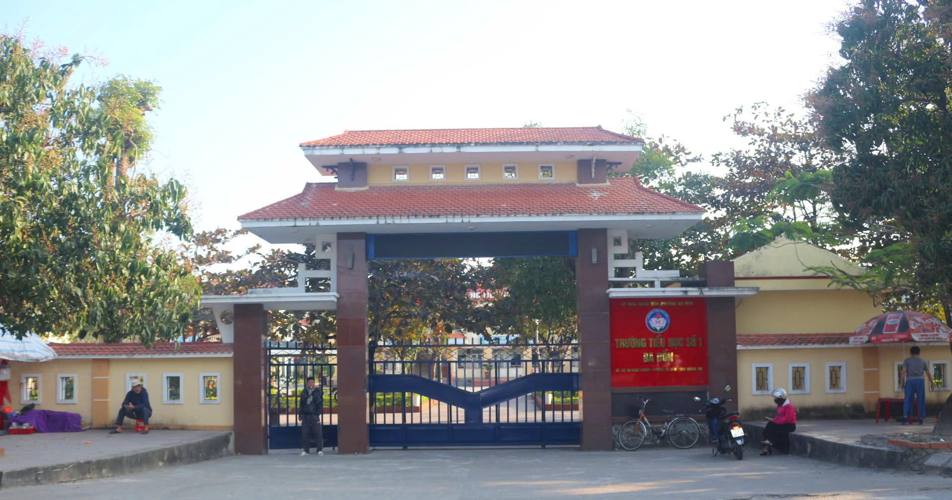 Suất ăn bán trú 25 . 000 Đồng tại trường Tiểu học Ba Đồn gây tranh cãi gay gắt - Ảnh 1.