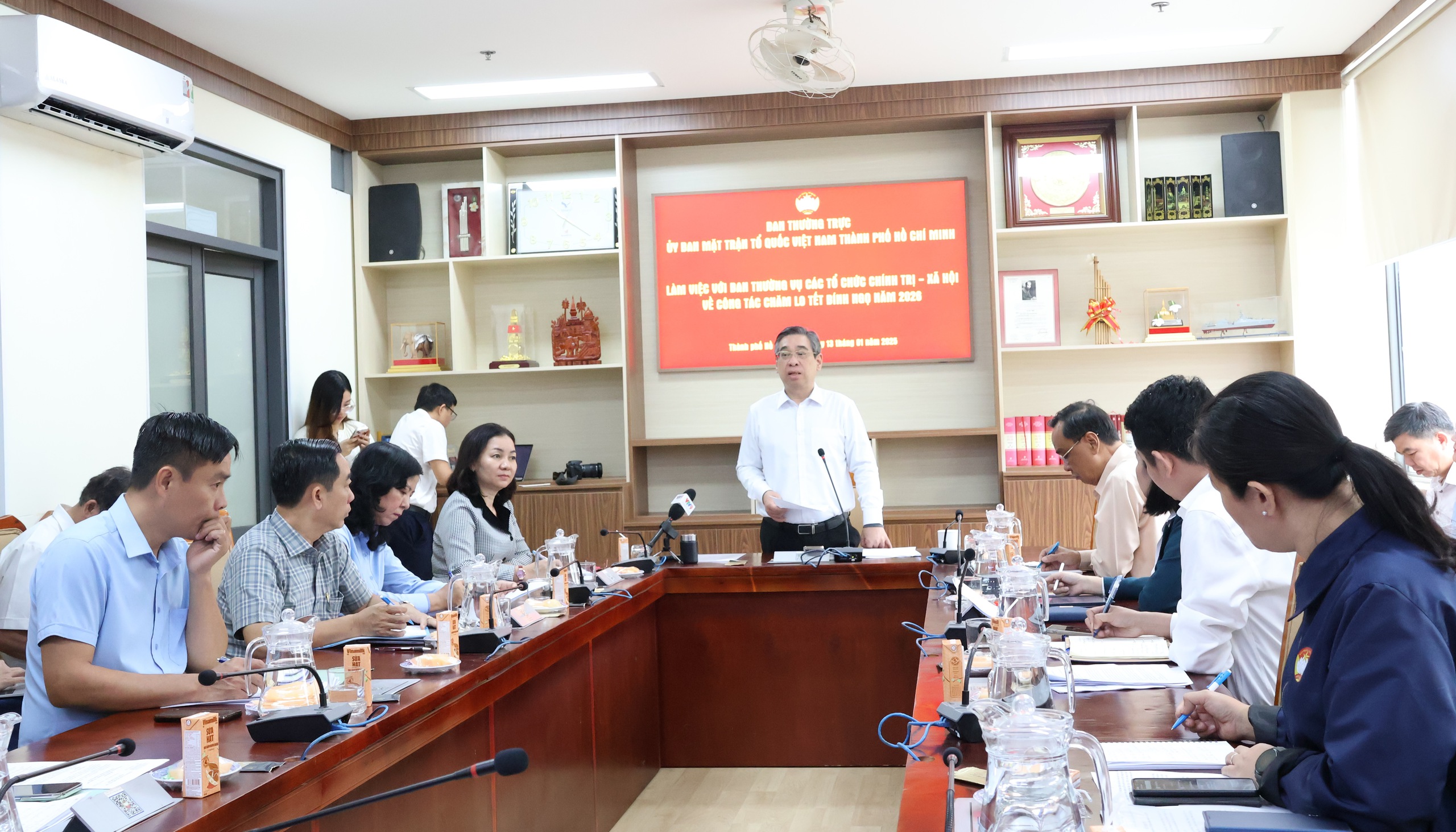 TPHCM chăm lo Tết thực chất, tr&aacute;nh h&igrave;nh thức - Ảnh 3.