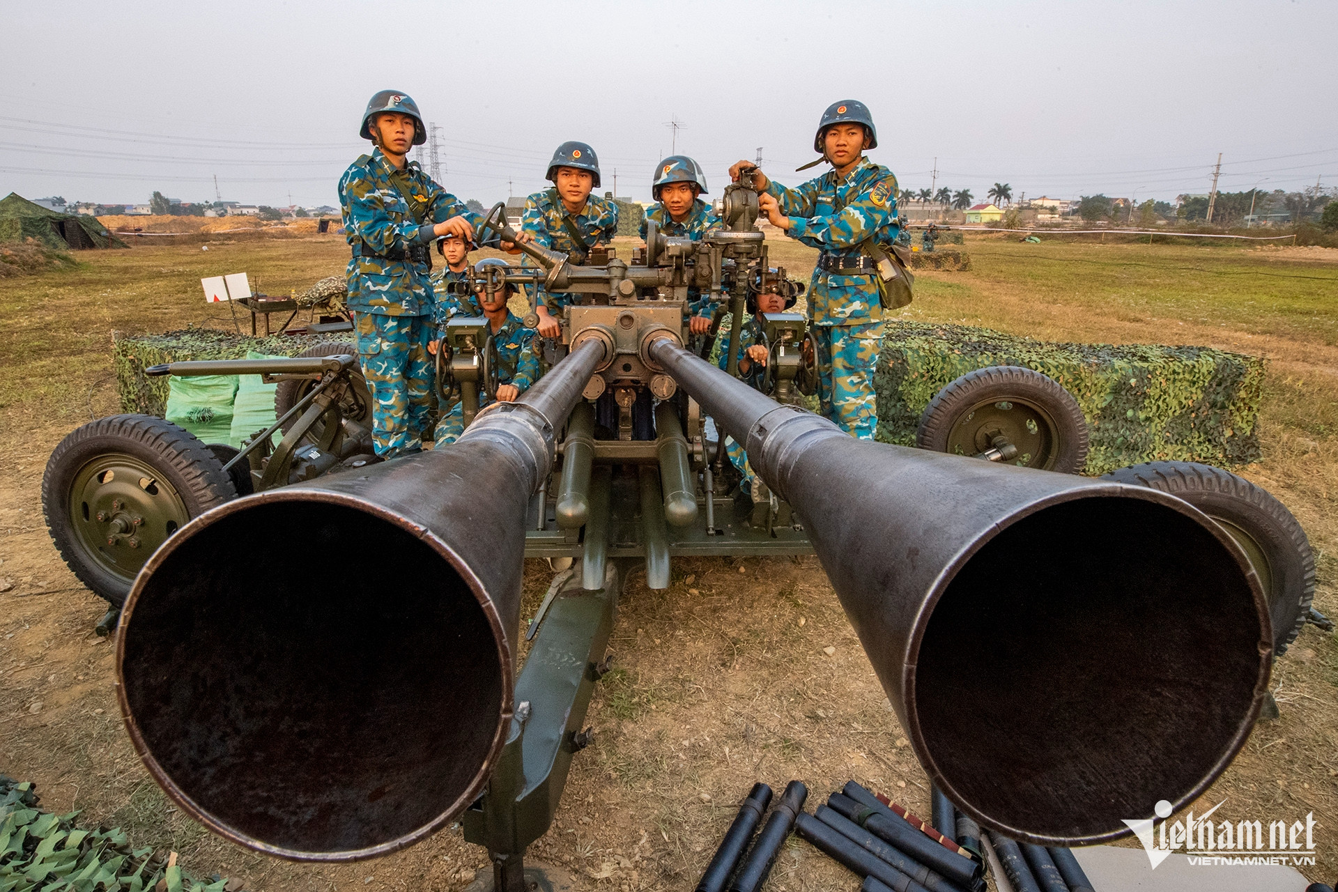 Ph&aacute;o ph&ograve;ng kh&ocirc;ng sẵn s&agrave;ng chiến đấu bảo vệ đại hội đảng lần thứ 14 - Ảnh 16.