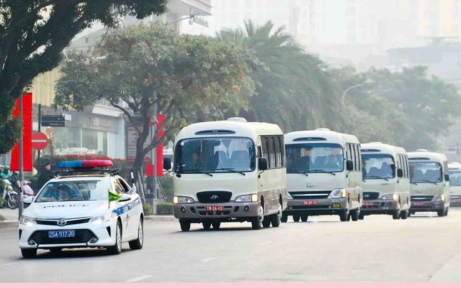 Diễn tập phương án dẫn đoàn, xếp xe phục vụ Đại hội Đảng