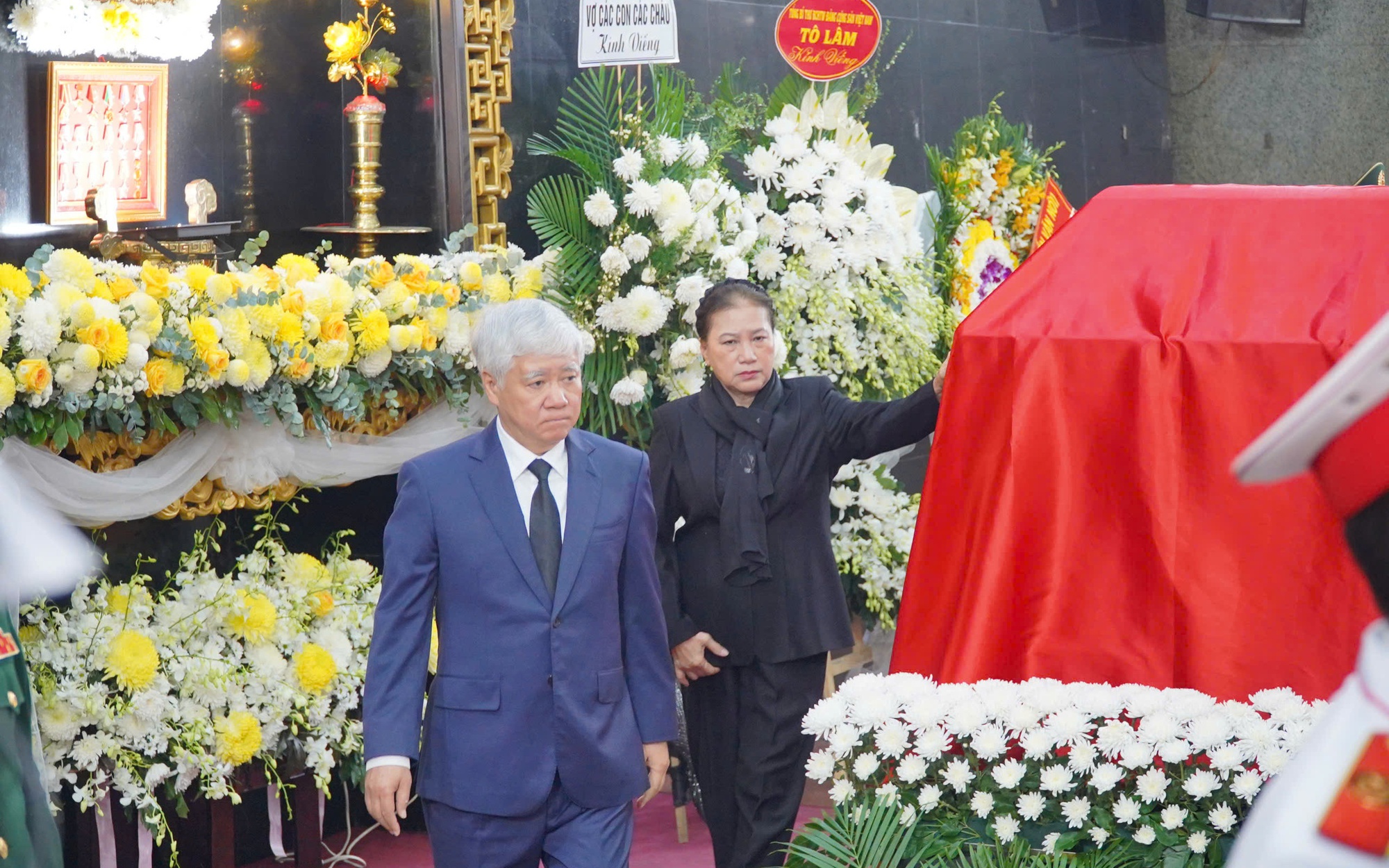Lãnh đạo, nguyên lãnh đạo Đảng và Nhà nước viếng Đại tướng, Anh hùng LLVT nhân dân Lê Văn Dũng